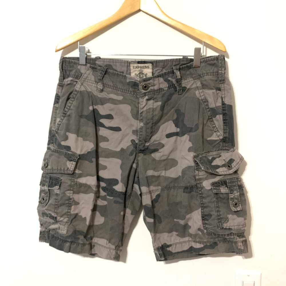 Men’s Express Cargo Camouflage Shorts 34 Gray